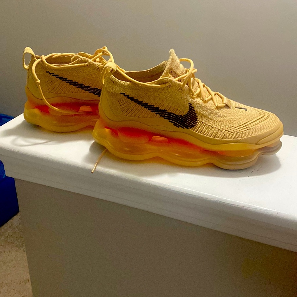 Women’s sneakers